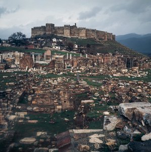 Osmanský hrad Ayasuluk, Selcuk, provincie Izmir, Turecko od Benjamin Baud