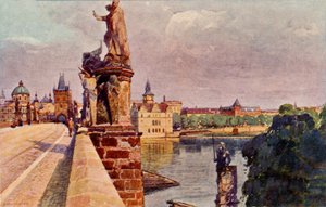 PRAHA-řeka Vltava protékající pod Karlovým mostem s velkými sochami a lidmi procházejícími se po straně mostu od Unbekannter Künstler