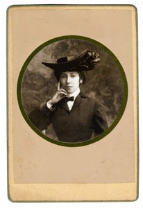 Portrét francouzské básnířky Catherine Pozzi, kolem roku 1900 od Unbekannt