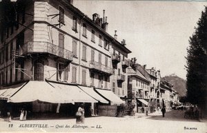 Rhone Alpes, Savoie (73), Albertville: pohled na Quai des Allobroges - pohlednice konec 19.-20. od William M. Timlin