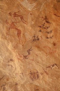 Skalní umění, pravěk: Skalní malba velkého souboru postav a dobytka ve zdobeném přístřešku v masivu Uweinat v Egyptě. (Období od 8000 do 3000 let před naším letopočtem). Fotografování od Unbekannt