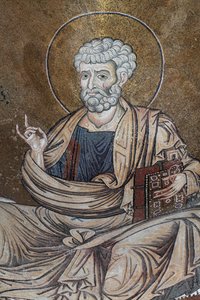 Mozaika svatého Petra uvnitř katedrály Santa Maria Nuova Monreale z 12. století na Sicílii od William M. Timlin
