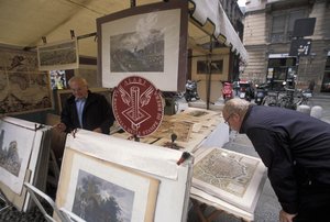 Stánek s tiskem, Piazza del Carmine, Milán, Lombardie, Itálie od Unbekannt