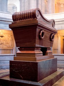Hrobka vojenského muže a císaře francouzského Napoleona I. Bonaparta (1769-1821). Paříž. Invalidní. ©AISA/Leemage od Unbekannt