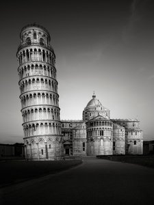 Šikmá věž v Pise, Pisa, Itálie, 2015 (černobílá fotografie)
