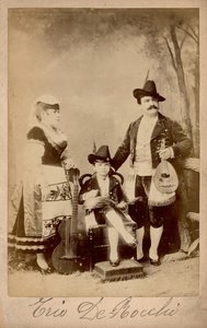 Bocchi Trio, Lombardie, cca 1880 (černobílá fotografie) od Unbekannter Künstler