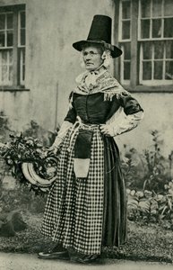 Wales. Vznešená stará velšská dáma, oddaná národnímu kroji. 1920 od Unbekannt