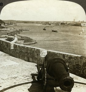 Dělo, hrad Morro, Havana, Kuba. od Underwood and Underwood