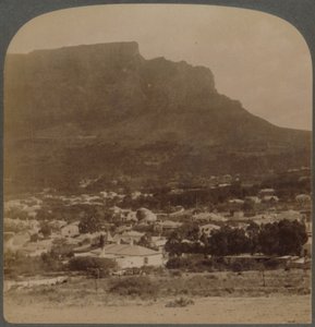 Kapské Město a Stolová hora, západně od úpatí Signal Hill, Jižní Afrika, 1902. od Underwood and Underwood