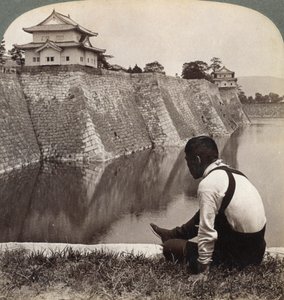 Feudální hrad hrdých šógunů, Osaka, Japonsko, 1904 od Underwood and Underwood