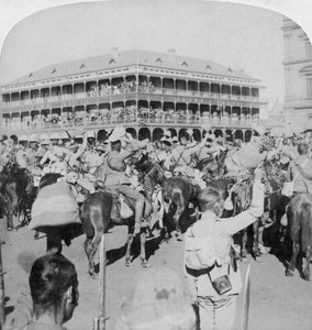 Polní maršál Lord Roberts a zaměstnanci povzbuzující královnu, Pretoria, Jižní Afrika, 5. června 1900. od Underwood and Underwood
