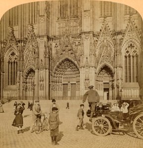Hlavní portál a bohatě zdobené průčelí, katedrála, Kolín nad Rýnem, Německo, 1902. od Underwood and Underwood
