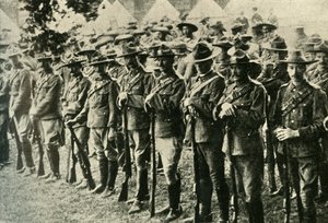 Vojáci z Austrálie, Nového Zélandu, Kanady a Jižní Afriky, 1914-1918, c1920. od Underwood and Underwood