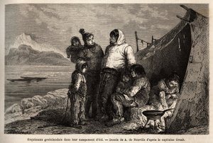 Rodina Grónských Inuitů ve svém letním táboře skinů. Rytina k ilustraci plavby do volného moře arktického pólu od doktora Hayese, chirurga námořnictva Spojených států, v letech 1860-1862, publikovaná v „Le tour du monde, nouveau journal des voyages“, uprav od Unknown artist