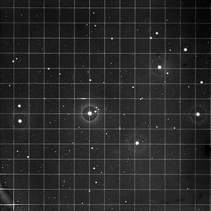 Astronomický diapozitiv mlhoviny Plejády (skleněný negativ) od Unknown Artist