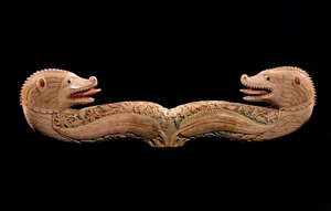 Orientální umění: tau de houlette (konec pastýřské hole) se zvířecími hlavami ze slonoviny. Paříž 15. století, arménské muzeum od Unknown artist
