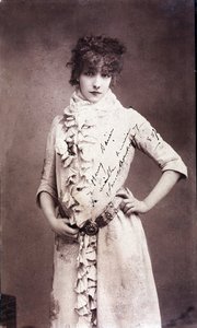 Portrét Henriette Rosine Bernard dit Sarah Bernhardt (1844-1923), podepsaná fotografie od Unknown artist