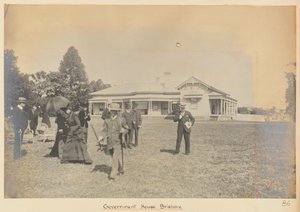 Plavba vévody a vévodkyně z Yorku na lodi Ophir - březen až listopad 1901. Deska 86, Vévodkyně z Yorku v areálu Government House v Brisbane. od Unknown Artist