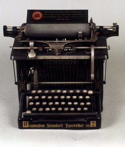 Psací stroj, model Remington od Unknown artist