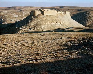 Pohled na Karac el Chobac, křižácký hrad na východní straně Arabah od Unknown artist