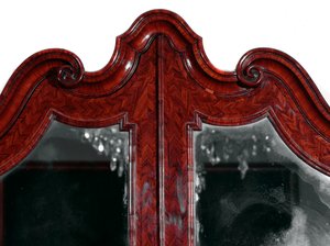 Nábytek: trumeau z palisandru. Detail vrchního dílu. cca 1735 Slunce. 257x130x61 cm Soukromá sbírka od Unknown artist