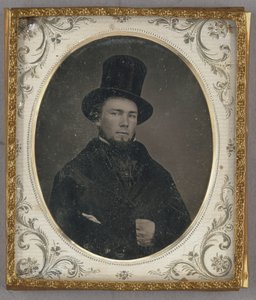[Portrét sedícího muže s bradou v cylindru] od Unknown artist