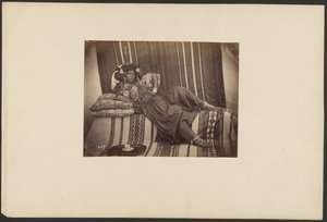 [Ležící alžírská odaliska, kmen Ouled Nail] od Unknown artist