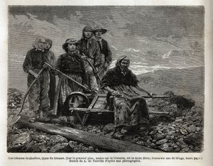 Třídiče uhlí, typ Creusot; v popředí sedící na trakaři, nejstarší z třídičů, matka Dion, 36 let třídění. Rytina pro ilustraci plavby na Creusot a doly Saone a Loire, v roce 1865, L. Simonin, v r. od Unknown artist