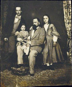 Alexandre Herzen (1812-1870) - Alexander Herzen se svými dětmi po smrti své manželky Natalie par Anonymous od Unknown photographer