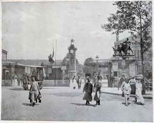 Vchod do jatek La Villette od Unknown photographer