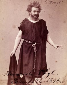 Německý tenorista Heinrich Vogl (1845 - 1900) jako Loge ve hře Richarda Wagnera „Siegfried“ v Bayreuthu. 1896 od Unknown photographer