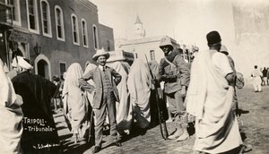 Italo Turecká válka, Tripolitanie, lidé a vojáci před soudem od Unknown photographer