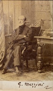 Portrét Giuseppe Mazziniho, s autogramem (černobílá fotografie) od Unknown photographer