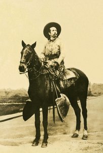 Portrét Williama Frederica Codyho (1846-1917), známého jako Buffalo Bill, amerického vojáka, dobrodruha a jezdce. od Unknown photographer
