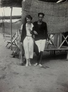 Portrét páru na pláži, Versilia od Unknown photographer