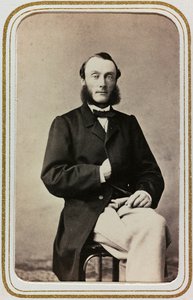Portrét muže, vizitka; na podložce je uvedeno "Robert Ditzinger (1826-1891)". od Unknown photographer