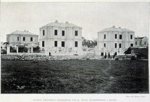 Městské domy postavené v Hanoji podnikatelem Yollem, „Le Tonkin v roce 1900“ Robertem Duboisem. od Unknown photographer