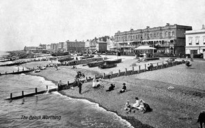 Pláž ve Worthing, West Sussex, 1917. od Valentine and Sons Publishing Co