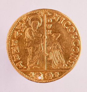 Zlatá mince (zecchino nebo flitr) z Benátské republiky: vláda dóžete Nicola Contariniho (1630-1631). Průměr 3,4 cm Řím, národní termín muzeum