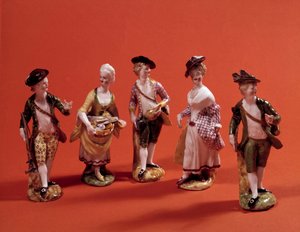 Drobné postavy představující postavy (lovce, zvěřince, dámu z vyšší společnosti...) Porcelánové sošky z benátské školy z 18. století. Paříž, dekorativní umění od Venetian School
