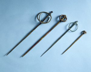 Jehlice do vlasů, Viking, cca 9.-11. století (bronz)