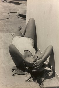 Žena na palubě výletní lodi "Oceania", z alba "At the Edge of Oceania 28th July to 10th August 1935". od Vincenzo Balocchi