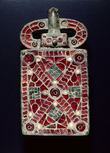 Přezka na opasek, c.525-560 (bronz s granáty, sklo, perleť, zlatá fólie, stopy zlacení; bronz a sklo) od Visigothic Visigothic