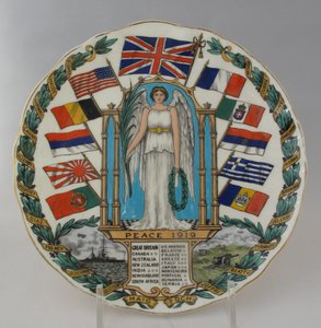 Vítězná deska Mír 1919 od W. H. Goss