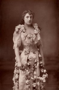 ""Julia Neilson (1868-1957) englantilainen näyttelijä. (woodburytype) od W. and D. (after) Downey