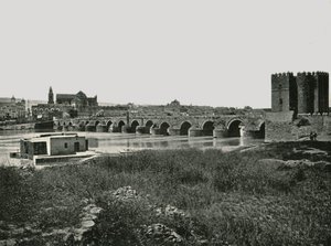 Římský most, Cordoba, Španělsko, 1895.