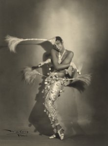 Josephine Baker, kolem roku 1927 (želatinový stříbrný tisk)