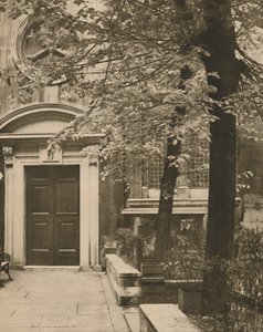 Jižní dveře kostela St. Mary Aldermanbury, c1935.