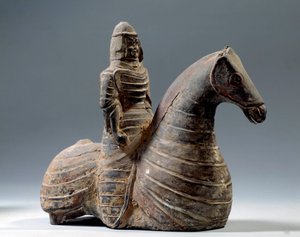 Čínské umění: soška jezdce v brnění (206 př. nl-220 n. l.), období Han. Pařížské muzeum Cernuschi