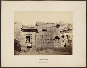 Medinet-Habou, a Théby, premiéra cour